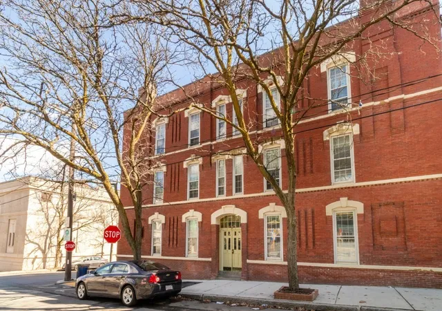 35-chestnut-st-2-chelsea-ma-02150/hzid_ea84b2f0