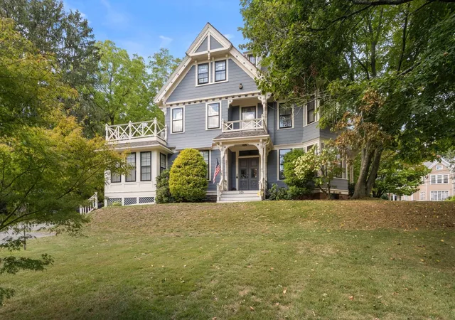105-pleasant-st-2-arlington-ma-02476/hzid_2faa185a