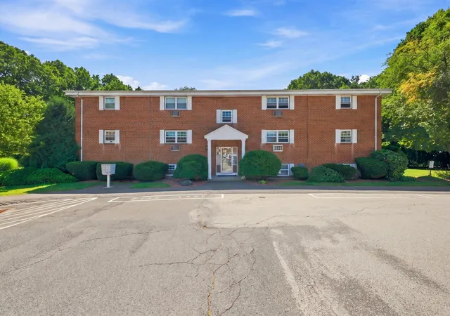 39-pleasant-st-4c-northborough-ma-01532/hzid_bdd642e4
