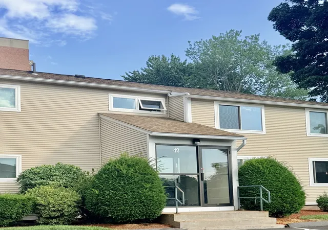 42-saint-kolbe-dr-d-holyoke-ma-01040/hzid_ff5f811e