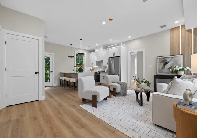 2-readfield-pl-7-boston-ma-02119/hzid_11d28723