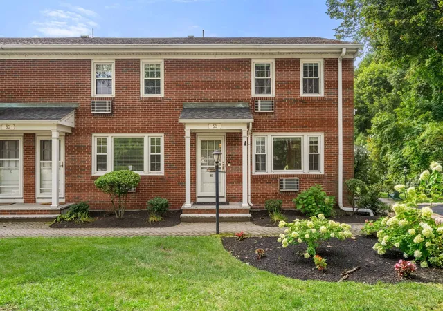 60-lake-st-e-winchester-ma-01890/hzid_efead03a