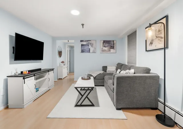 259-beacon-st-4-boston-ma-02116/hzid_8c4b40e2