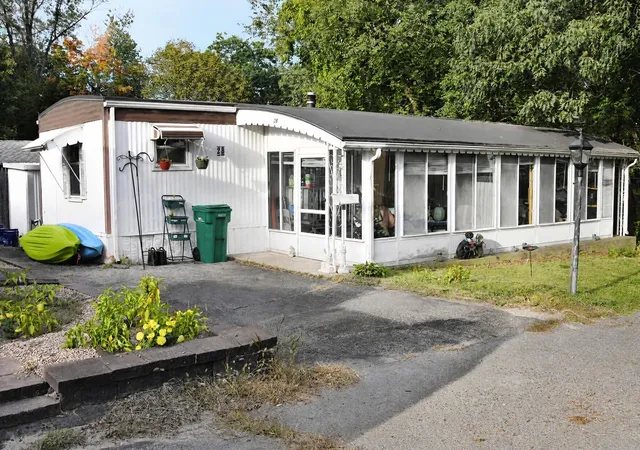 1237-central-st-28-leominster-ma-01453/hzid_1caa7098