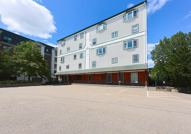 24-glenwood-ave-3-walpole-ma-02081/hzid_a0e3888e