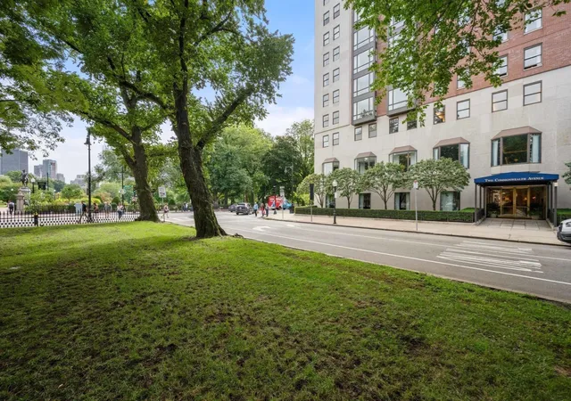 2-commonwealth-8g-boston-ma-02116/hzid_a130c2de