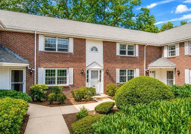 21-westerly-st-6-wellesley-ma-02482/hzid_ce6cec50