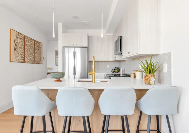 34-oak-st-202-hyde-park-ma-02136/hzid_f772d634