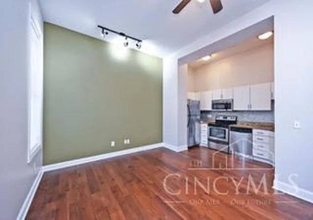 1326-vine-st-b-cincinnati-oh-45202/hzid_4aa9c9ad