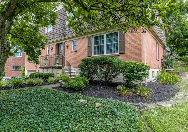 850-van-dyke-ave-2-cincinnati-oh-45226/hzid_1d260d5c