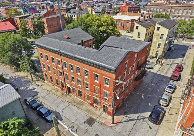 1637-hughes-st-cincinnati-oh-45202/hzid_686cb684