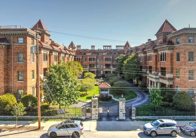 2356-park-ave-43-cincinnati-oh-45206/hzid_5c76cd00