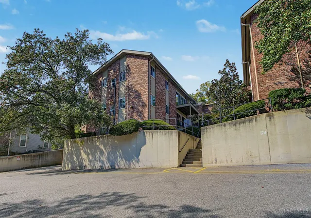 801-delta-ave-4-cincinnati-oh-45226/hzid_ad2c8b83