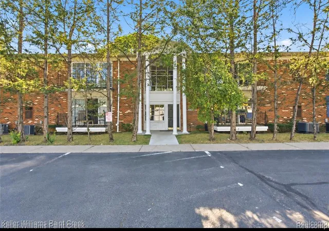 408-fox-hills-dr-2-bloomfield-hills-mi-48304/hzid_64161881