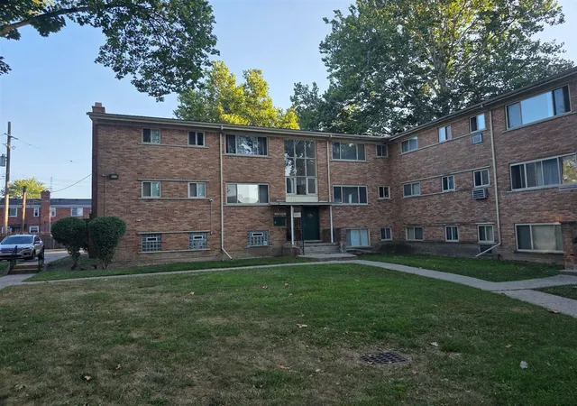 17270-bentler-st-43-detroit-mi-48219-4706/hzid_bac82019