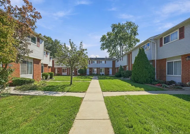 27908-eastwick-sq-drs-roseville-mi-48066/hzid_6a04d74b