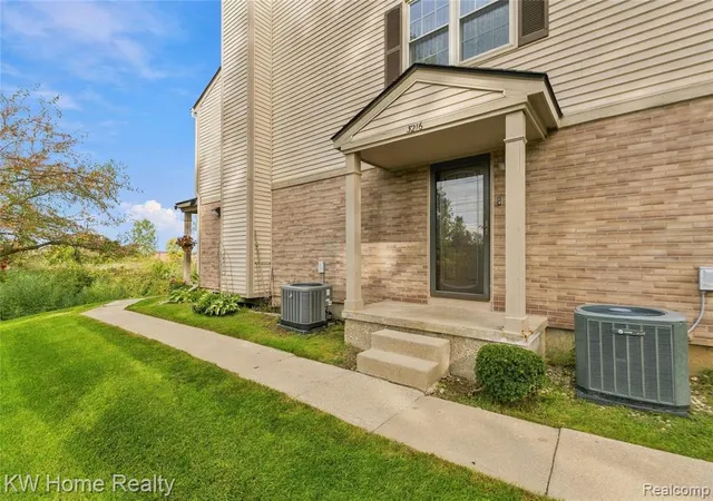 3216-high-pointe-ridge-rd-lake-orion-mi-48359/hzid_cf4cca6f
