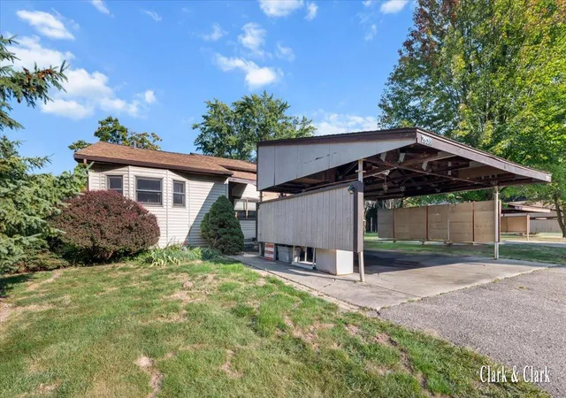 2630-chatham-woods-dr-grand-rapids-mi-49546/hzid_4c73f010