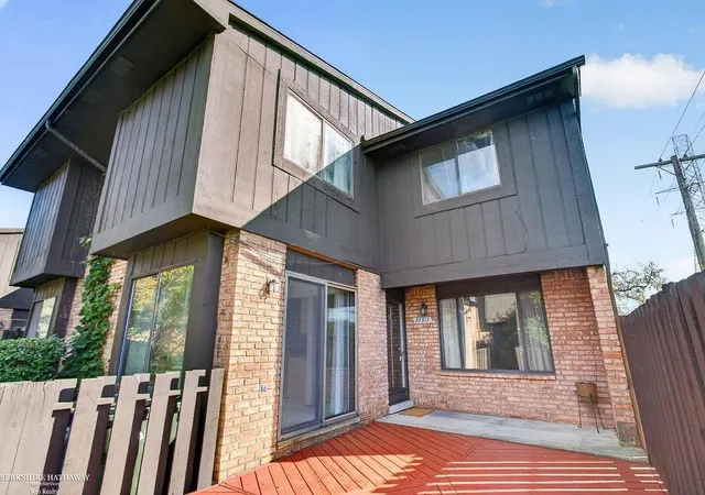 37317-clubhouse-dr-91-sterling-heights-mi-48312/hzid_6c0306da