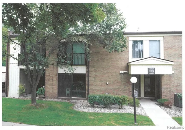 18403-university-park-dr-livonia-mi-48152/hzid_6386324c