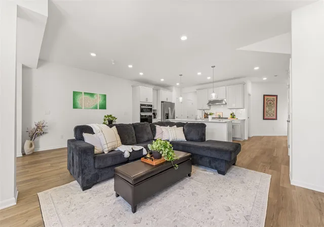 5543-e-spaniel-dr-ann-arbor-mi-48108/hzid_18b362d6