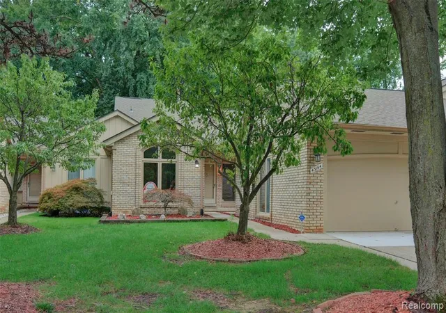 43164-w-kirkwood-dr-clinton-township-mi-48038/hzid_3dd385c3