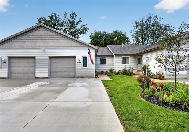 2949-harmony-ct-4-wyoming-mi-49519/hzid_cc4282e3