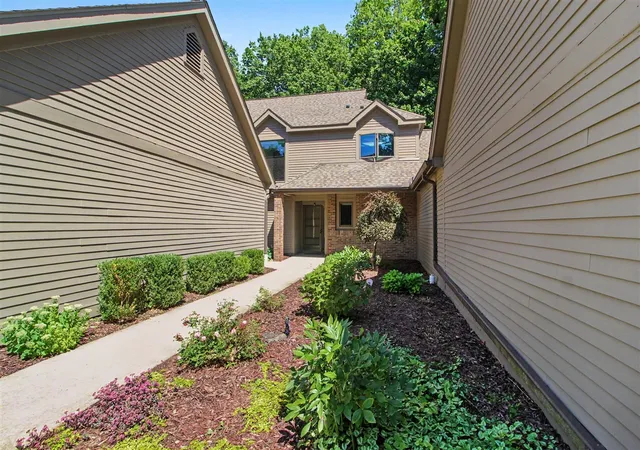 4608-cottonwood-dr-ann-arbor-mi-48108/hzid_d7aadfc1