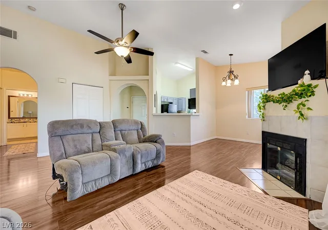 900-heavenly-hills-ct-213-las-vegas-nv-89145/hzid_5a5db86d