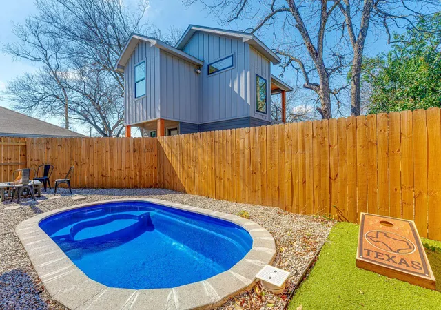 910-tillery-st-austin-tx-78702/hzid_2b54bed8