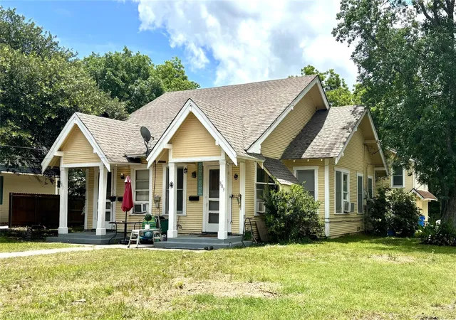 803-elm-st-seguin-tx-78155/hzid_1d174622