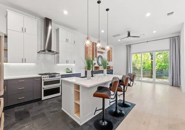 3304-e-17th-street-b-austin-tx-78721/hzid_7021ceec