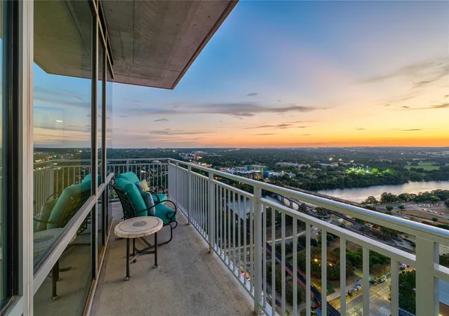 222-west-ave-2802-austin-tx-78701/hzid_a26a9e8e