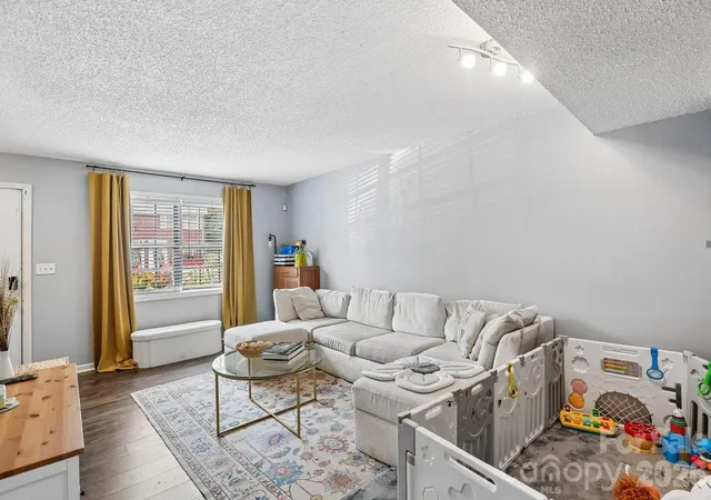 1300-larchmont-pl-303-salisbury-nc-28144/hzid_9c98a71a