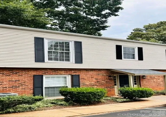 5925-quail-holw-rd-c-charlotte-nc-28210/hzid_ae22ba52