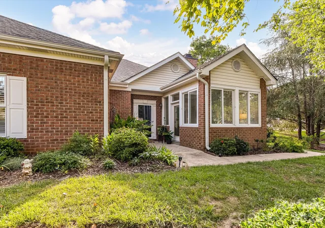 8316-olde-troon-dr-charlotte-nc-28277/hzid_532767e0