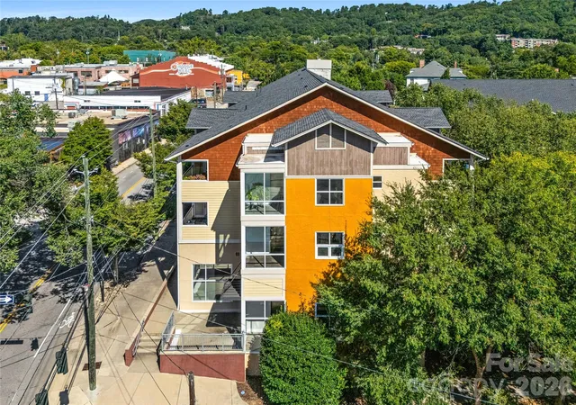 125-s-lexington-ave-308-asheville-nc-28801/hzid_a16877b3