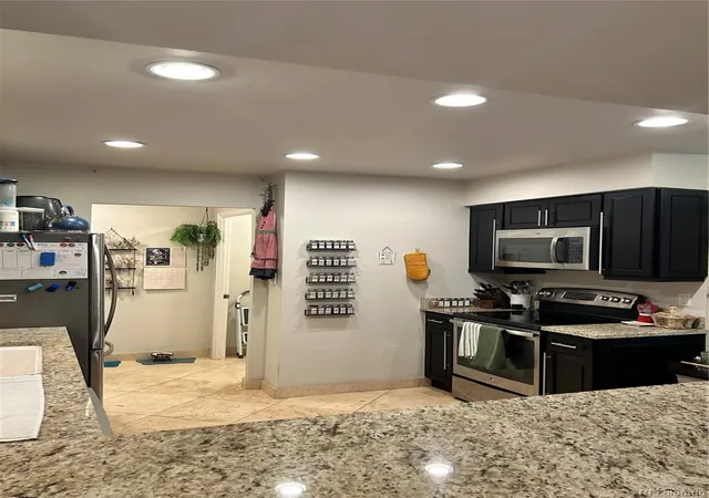 4250-s-olive-st-106-denver-co-80237/hzid_2da42d7c