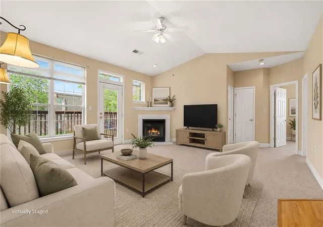 17201-e-32nd-street-s-11-independence-mo-64055/hzid_573d3cd2