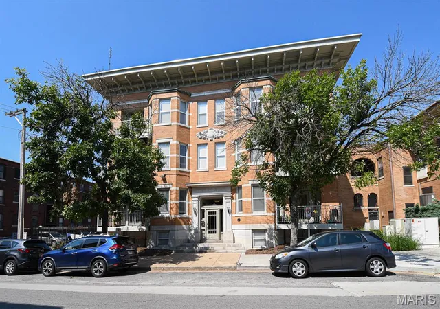 627-clara-ave-104-st-louis-mo-63112/hzid_16043d02