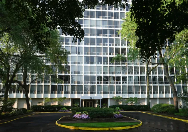 601-e-32nd-street-400-chicago-il-60616/hzid_20e23954