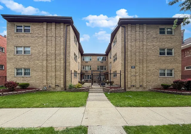 6945-s-chappel-ave-3a-chicago-il-60649/hzid_adf07cb5