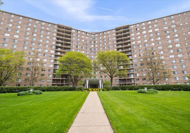 7141-n-kedzie-ave-601-chicago-il-60645/hzid_abad03e4