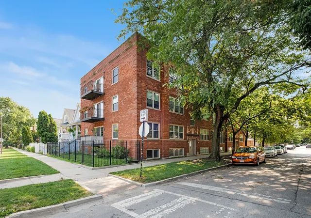 3435-w-berteau-ave-3c-chicago-il-60618/hzid_d48f3b34