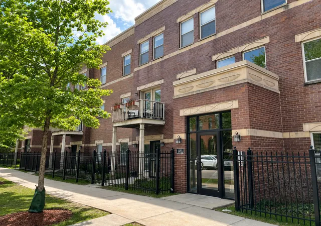 803-e-41st-street-1b-chicago-il-60653/hzid_d625209d