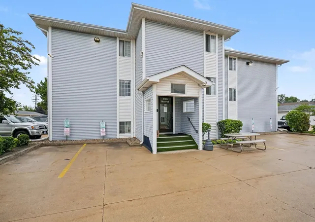3170-w-monroe-st-212-waukegan-il-60085/hzid_6521b6d7
