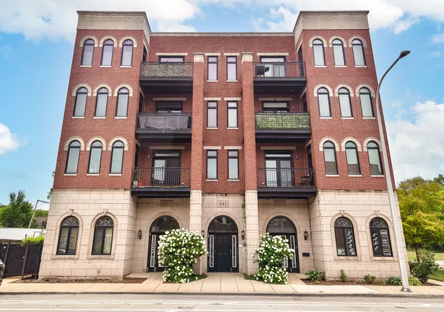 641-e-pershing-ave-301-chicago-il-60653/hzid_aa8b17f1