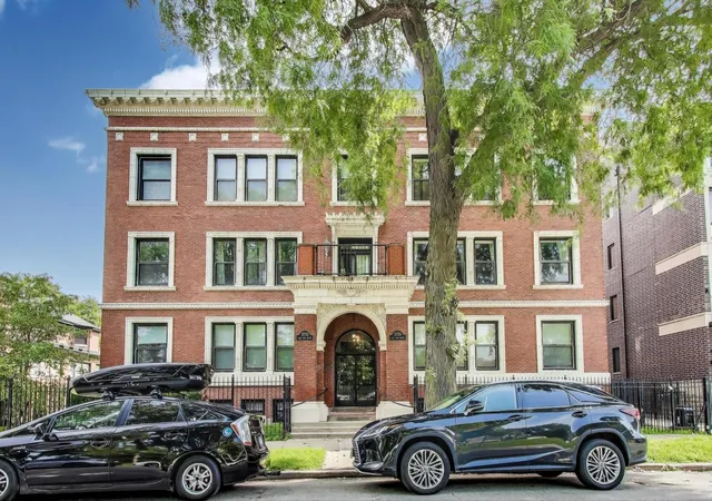 3735-s-lake-park-ave-g-chicago-il-60653/hzid_b0d6b855