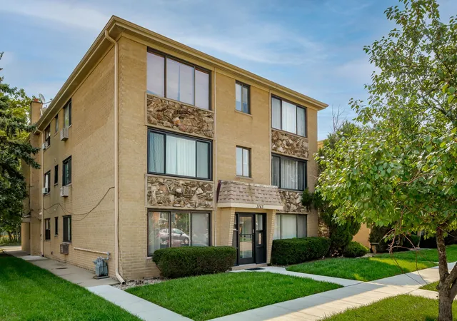3141-n-elm-st-1-river-grove-il-60171/hzid_2ee2f4b1
