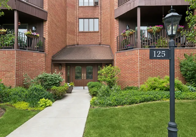 125-boardwalk-pl-201-park-ridge-il-60068/hzid_11605cee